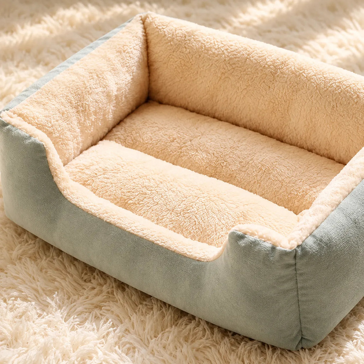 Close view of the green Plush Winter Cat Bed plush lining